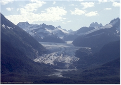 Blick auf einen Gletscher auf dem Flug von Juneau nach Skagway
