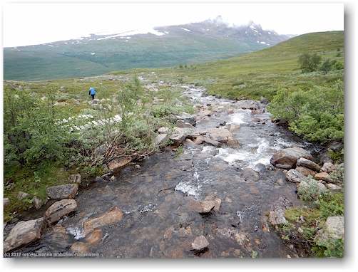 bach entlang des kungsleden bei muorki noerdlich des teusajaure