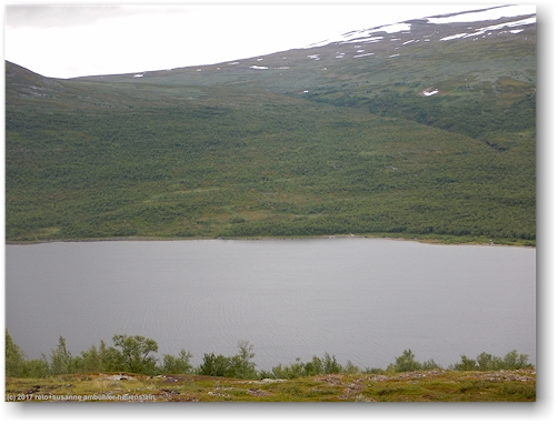 blick von der anhoehe bei muorki auf den teusajaure