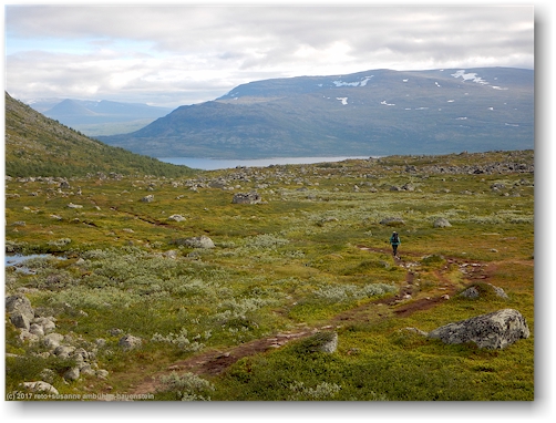 hochebene noerdlich von vakkotavare mit suorvajaure im hintergrund
