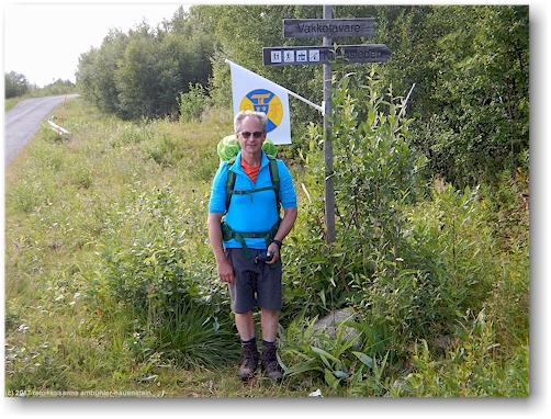 reto am ziel unserer 5-tages wanderung ueber den kungsleden bei der vakkotavare fjaellstation