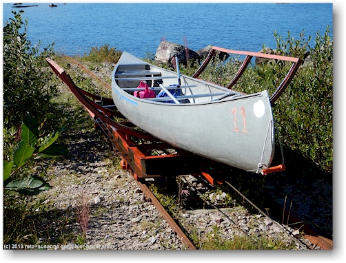 unser kanu auf dem wagen der motorisierte portage zwischen saella und hornavan bei arjeplog