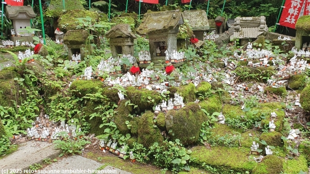 garten des sasuke inari schrein in kamakura