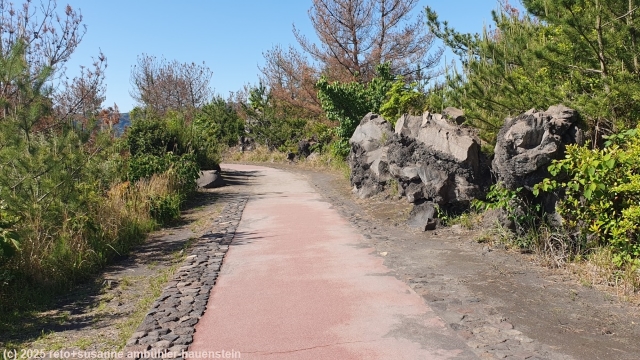 nagisa lava trail entlang der westkueste der vulkanhalbinsel sakurajima