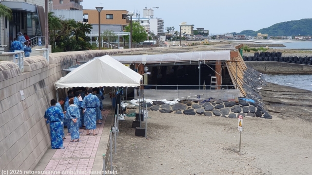 gedeckte sandgruben bei der saraku sand bath hall bei ibusuki