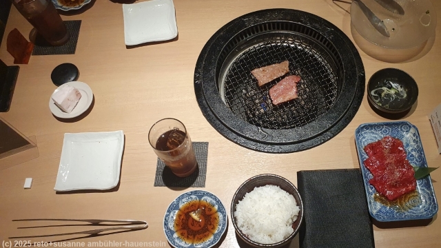 traditionelles japanisches nachtessen in hiroshima