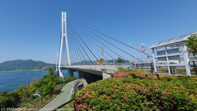 tatara-ohashi bruecke zwischen den inseln ikuchijima und omishima im verlauf des setouchi shimanami kaido