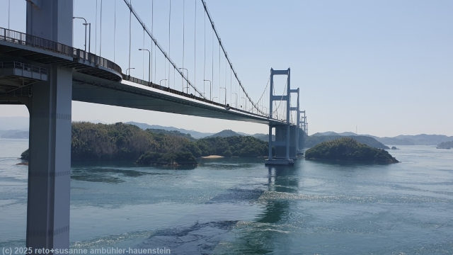 kurushimakaikyo-ohashi bruecke zwischen der insel oshima und imabari-shi im verlauf des setouchi shimanami kaido