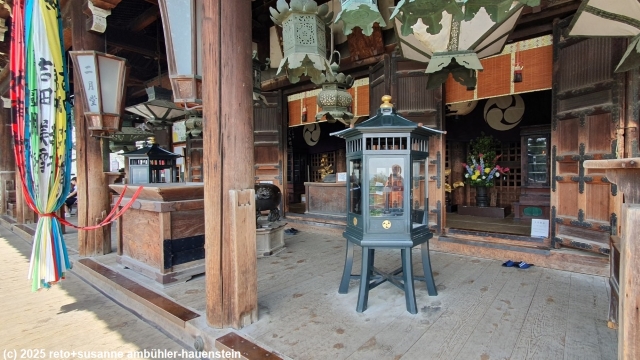 nigatsudo hall beim todaiji tempel in nara