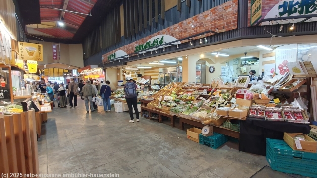 omicho markt in kanazawa