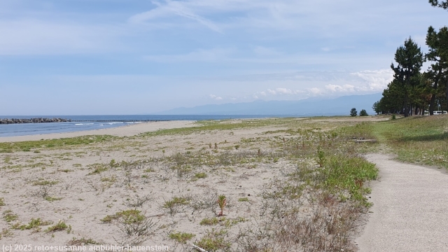 iwasehama beach bei toyama