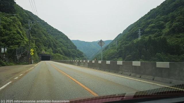 fahrt ueber die kurvenreiche national highway route 158