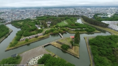 blick vom goryokuka tower auf den gleichnamigen park in hakodate