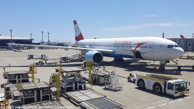 boeing 777-200 der austrian airlines auf dem flughafen tokyo narita