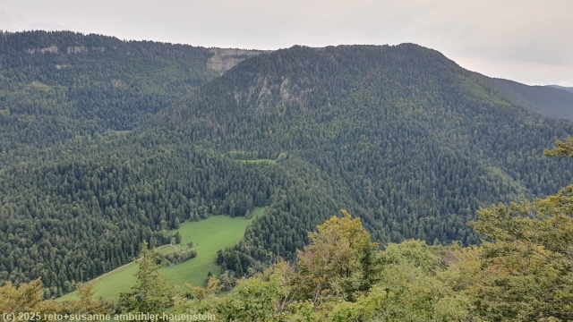 blick von combe hory richtung creux du van
