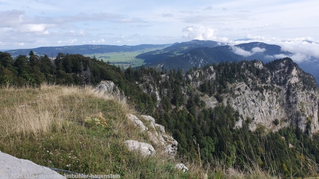 blick vom creux du van richtung vallee des ponts