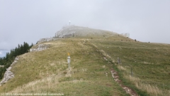 blick zurueck auf den gipfel des le chasseron